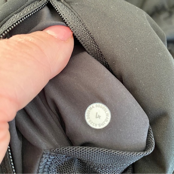 Lululemon Womens Dynamic Movement Black Jacket Hoodie Size 4 - Picture 8 of 9
